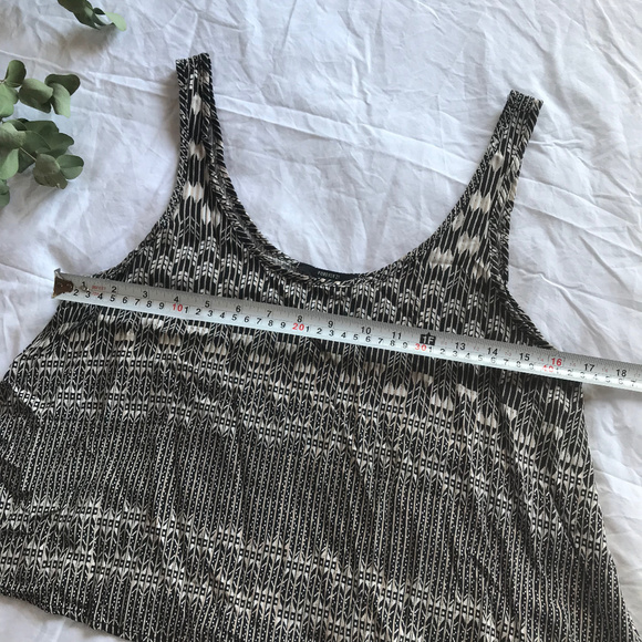 FOREVER 21 Cropped Top Black & Tan Print GUC | S - Picture 4 of 6